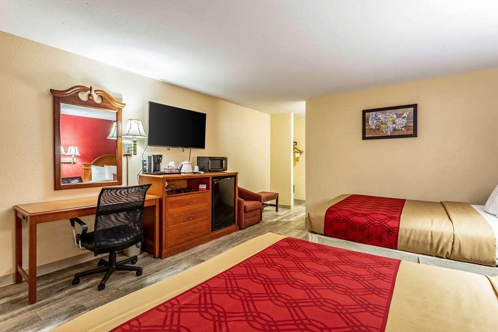 Econo Lodge Inn & Suites Santa Rosa Room photo